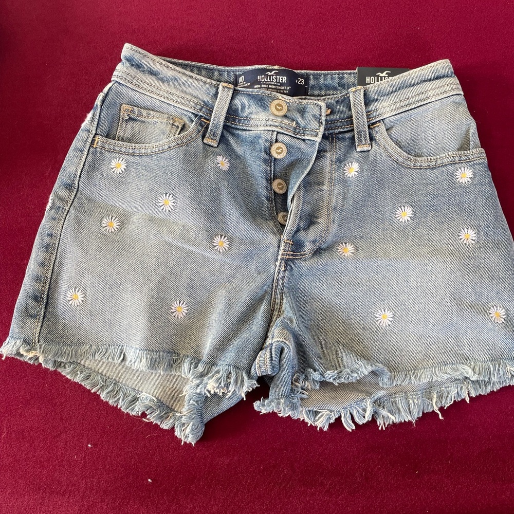 Holister High rise mom short 3”